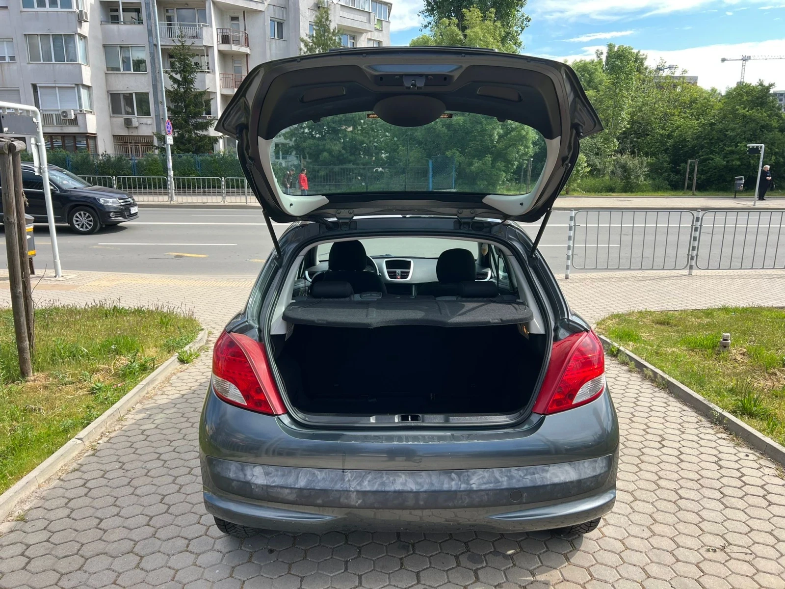 Peugeot 207 1.4i/KLIMA, снимка 14 - Автомобили и джипове - 54565461