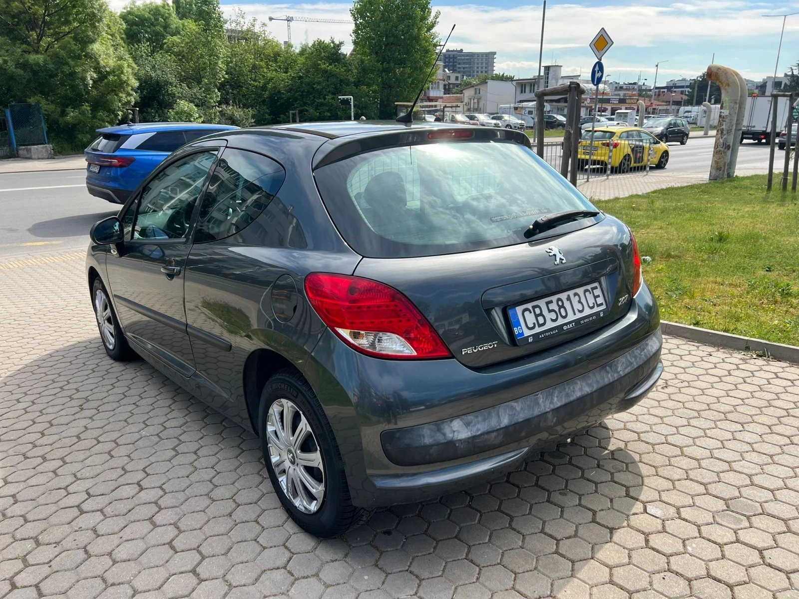 Peugeot 207 1.4i/KLIMA, снимка 7 - Автомобили и джипове - 54565461
