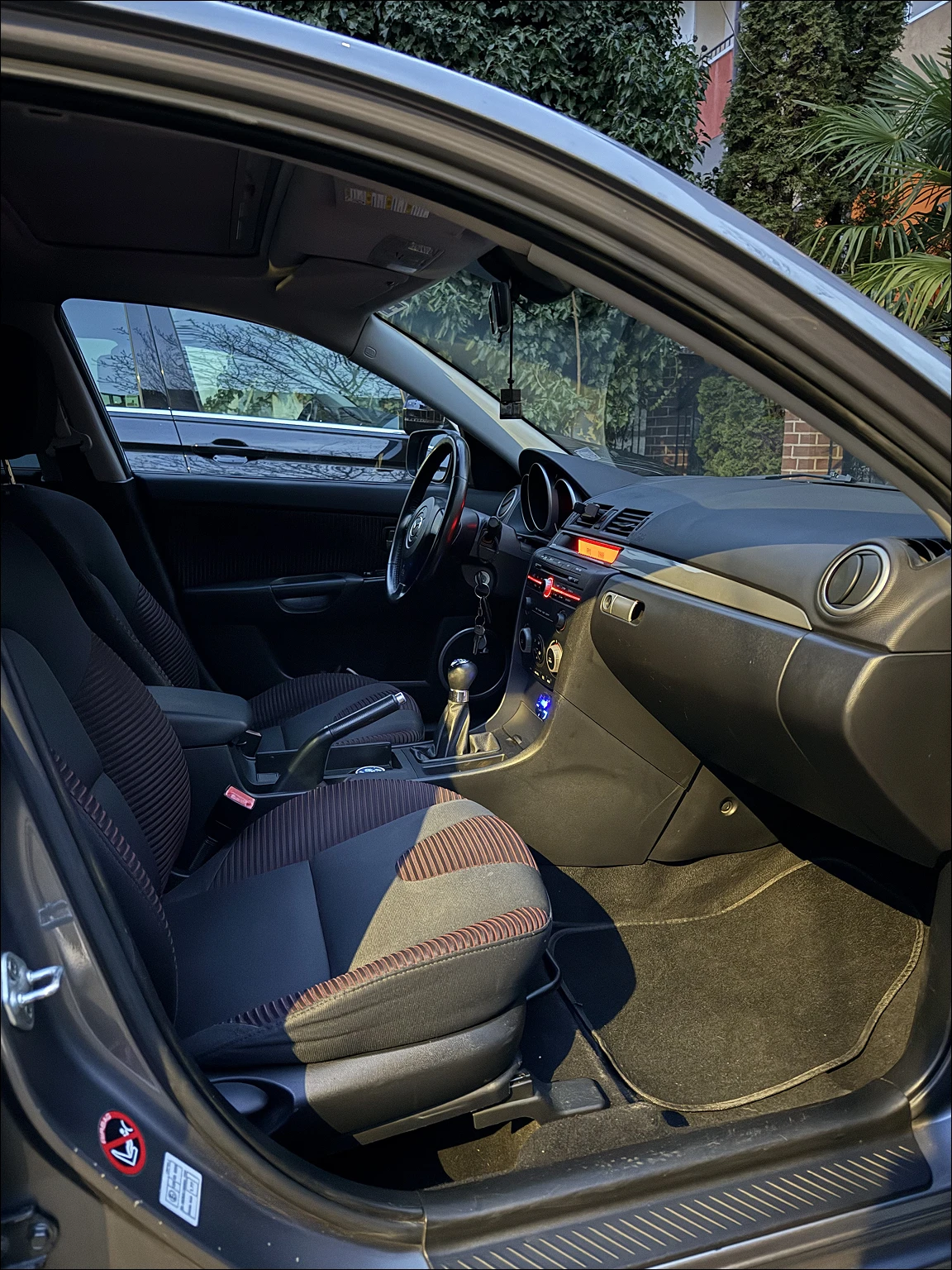 Mazda 3, снимка 7 - Автомобили и джипове - 55002450