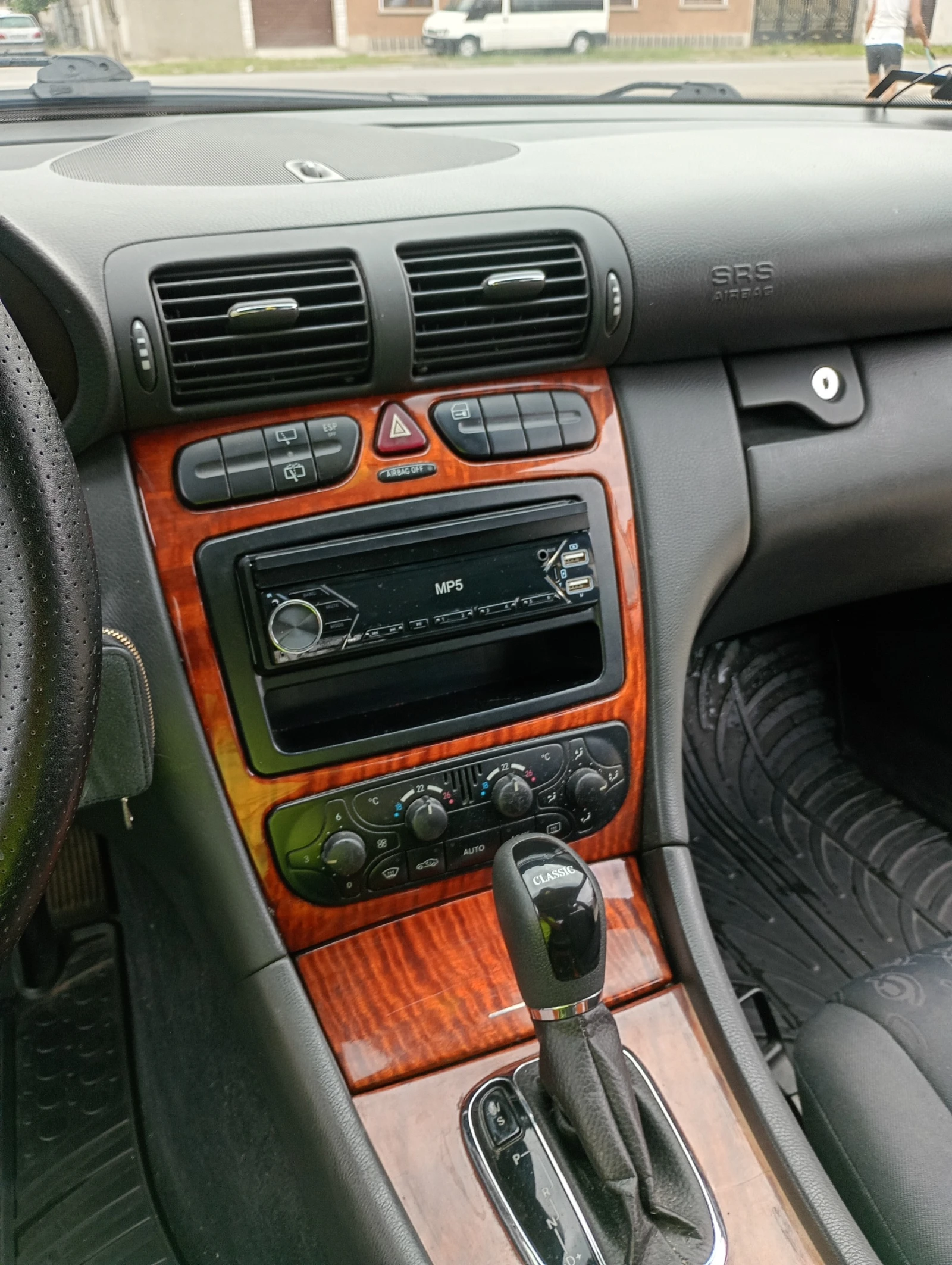 Mercedes-Benz C 220 CDI, снимка 5 - Автомобили и джипове - 55018216