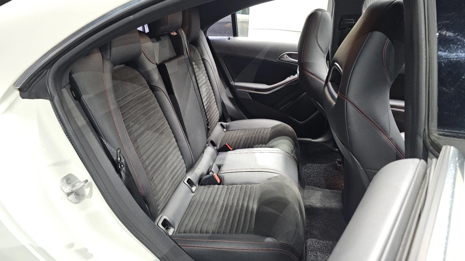 Mercedes-Benz CLA 220 ЛЮК* КРАЙНА ЦЕНА, снимка 11 - Автомобили и джипове - 55318857