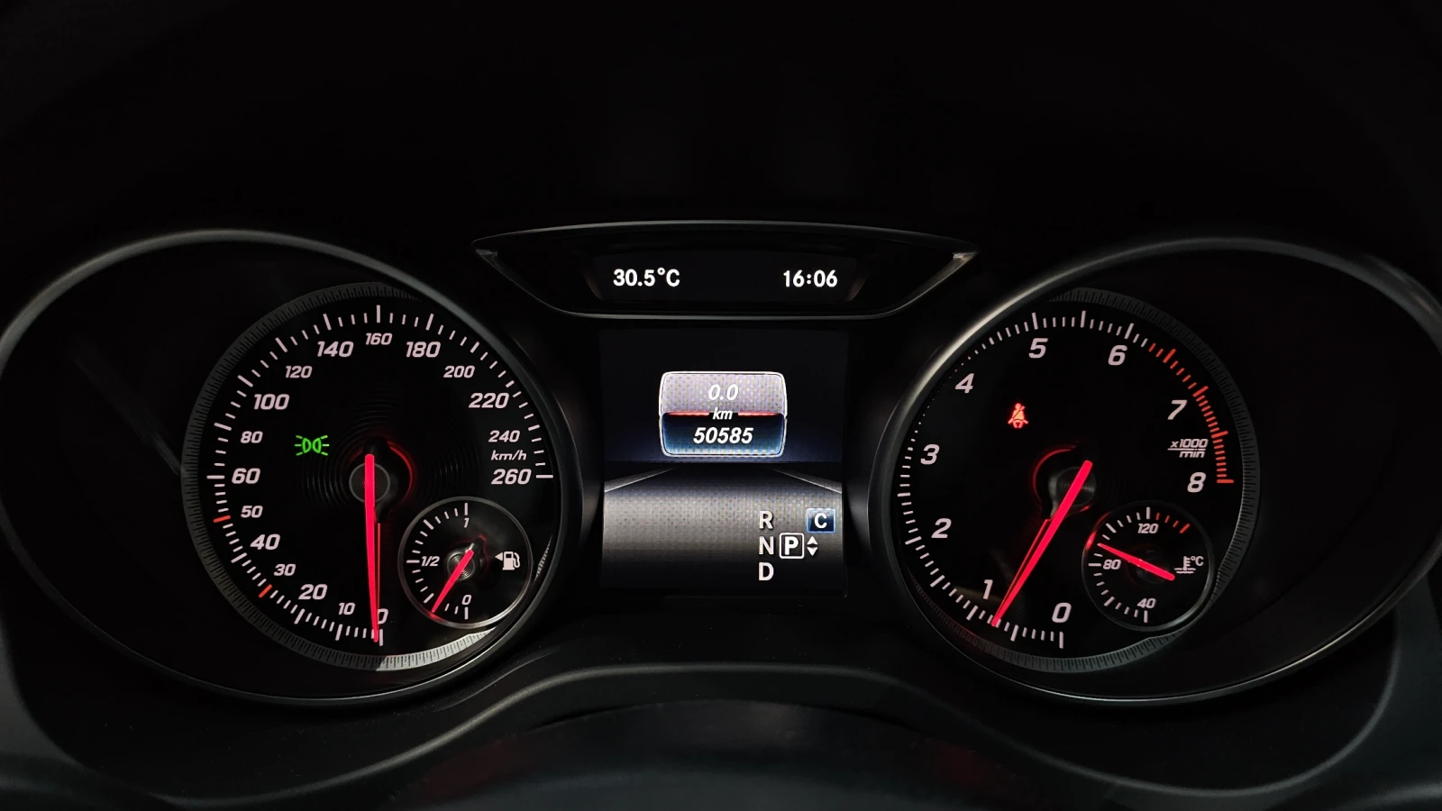 Mercedes-Benz CLA 220 ЛЮК* КРАЙНА ЦЕНА, снимка 8 - Автомобили и джипове - 55318857
