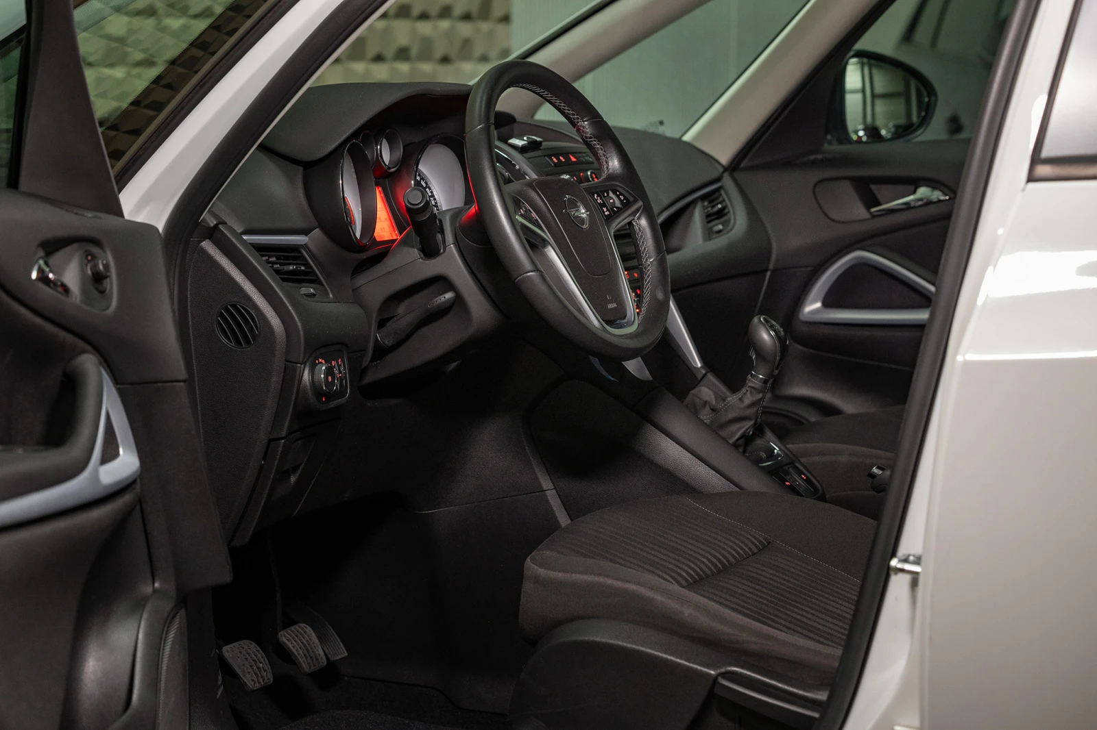 Opel Zafira  1.4 Turbo | Cruise Control | Парктроник | ГАРАНЦИ, снимка 7 - Автомобили и джипове - 55586284
