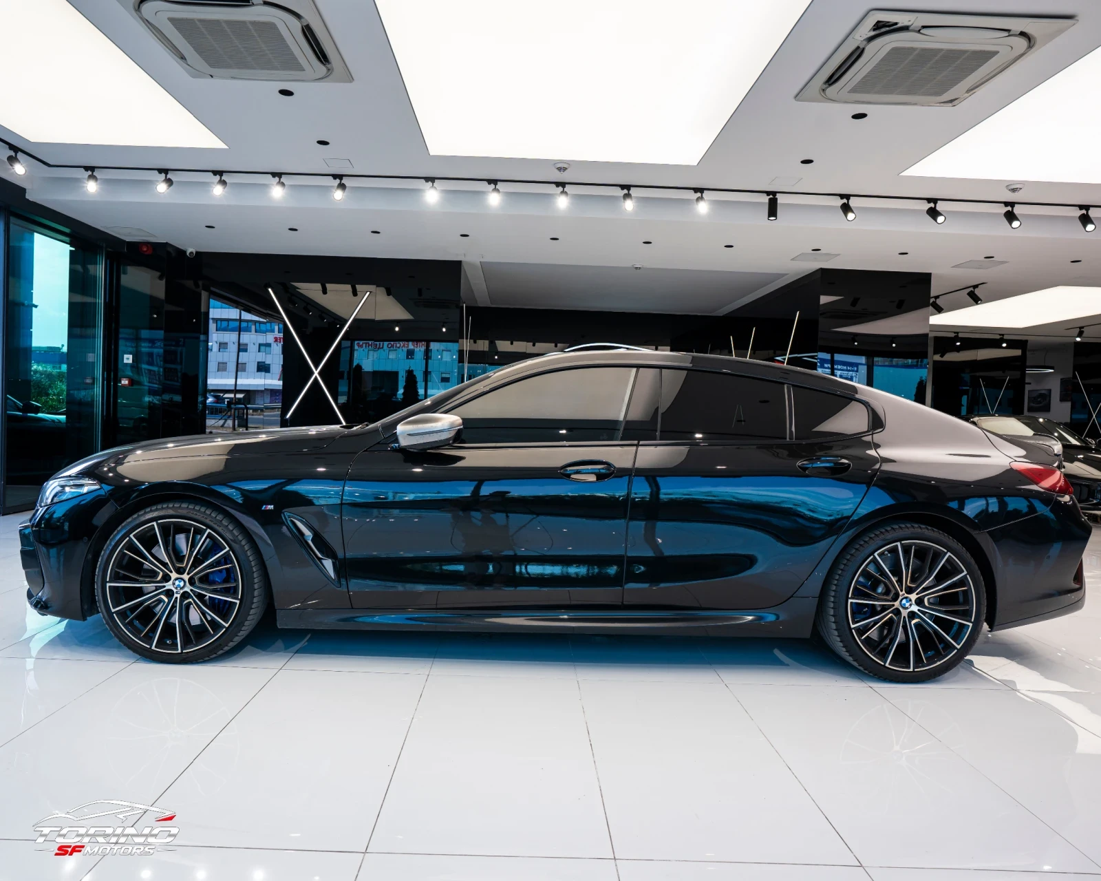 BMW 850 xDrive* INDIVIDUAL* CARBON* H&K* SOFTCLOSE* FULL* , снимка 2 - Автомобили и джипове - 56168207