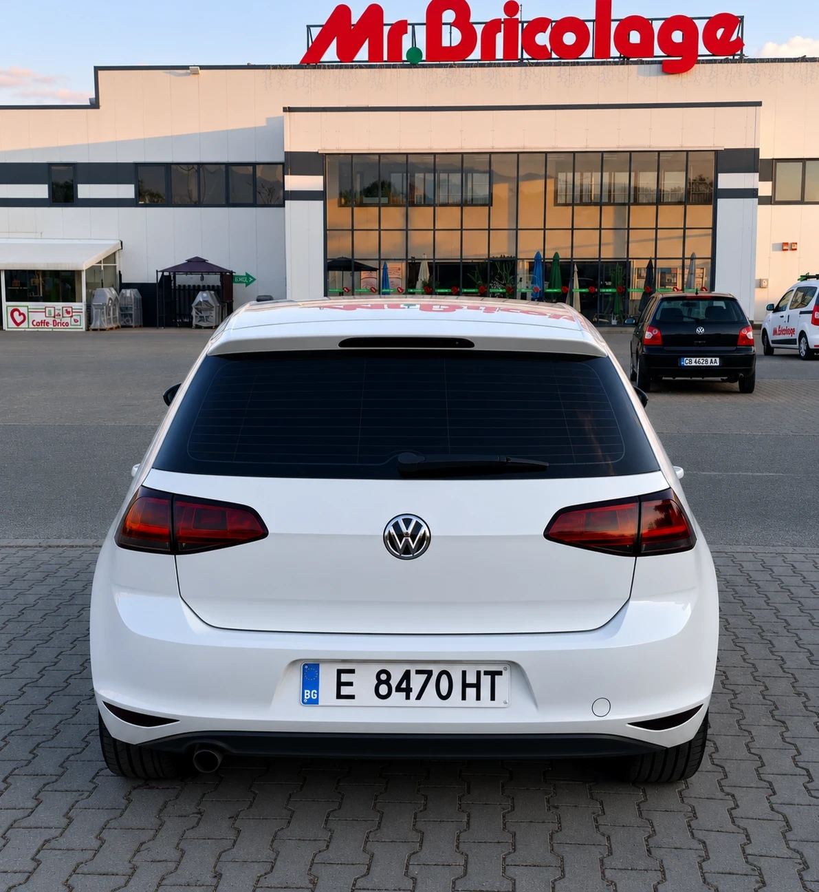 VW Golf 1.6tdi Highline , снимка 4 - Автомобили и джипове - 56195968