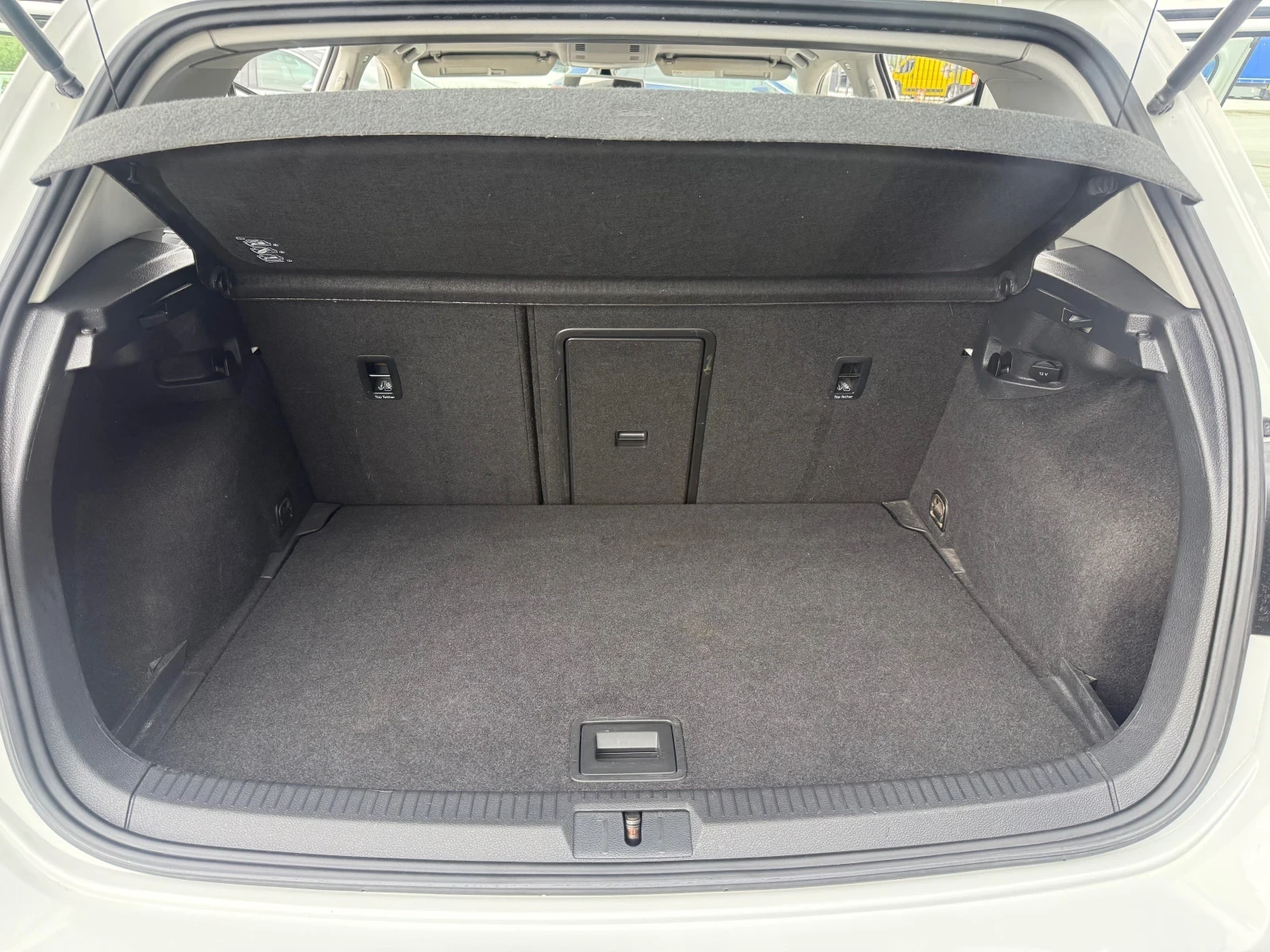 VW Golf 1.6tdi Highline , снимка 10 - Автомобили и джипове - 56195968