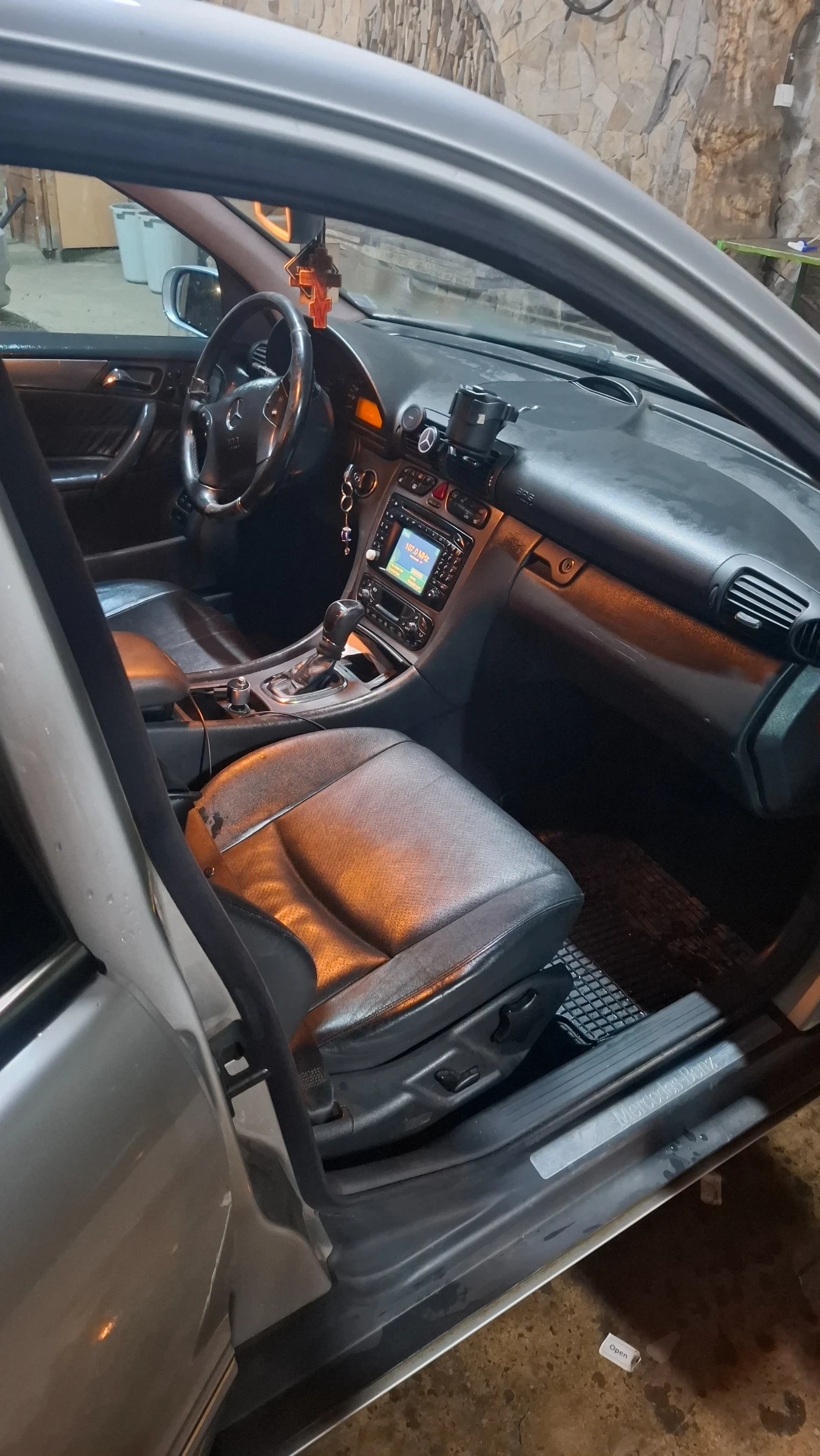 Mercedes-Benz C 270, снимка 9 - Автомобили и джипове - 56297502