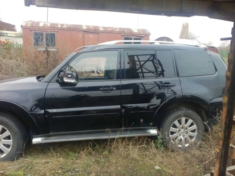 Mitsubishi Pajero Дълга база, снимка 4 - Автомобили и джипове - 48001428