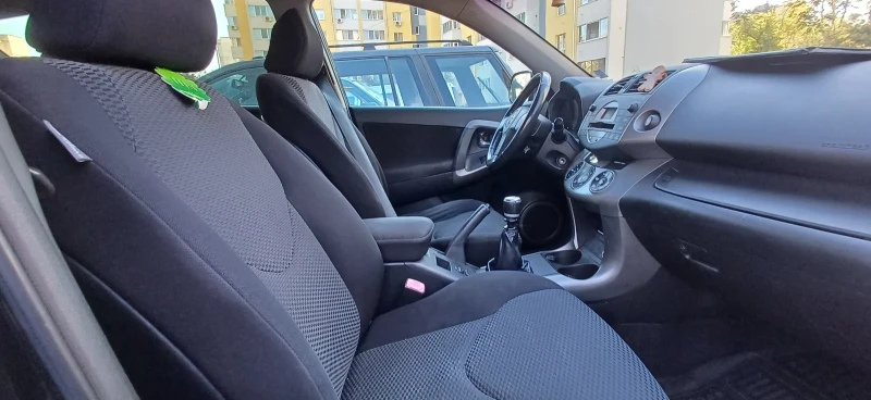 Toyota Rav4  2.2  D- 4D, снимка 7 - Автомобили и джипове - 48567147