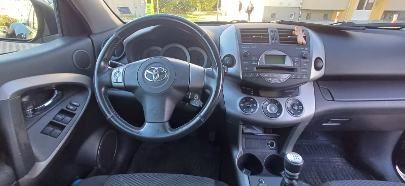 Toyota Rav4  2.2  D- 4D, снимка 15 - Автомобили и джипове - 48567147