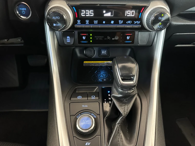 Toyota Rav4 Luxury Premium, снимка 11 - Автомобили и джипове - 51595603