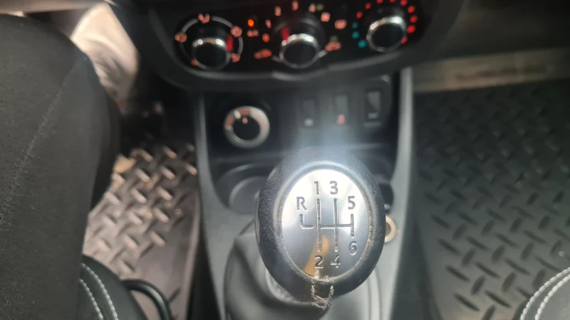 Dacia Duster 1.5dci  evro6, снимка 11 - Автомобили и джипове - 52649387