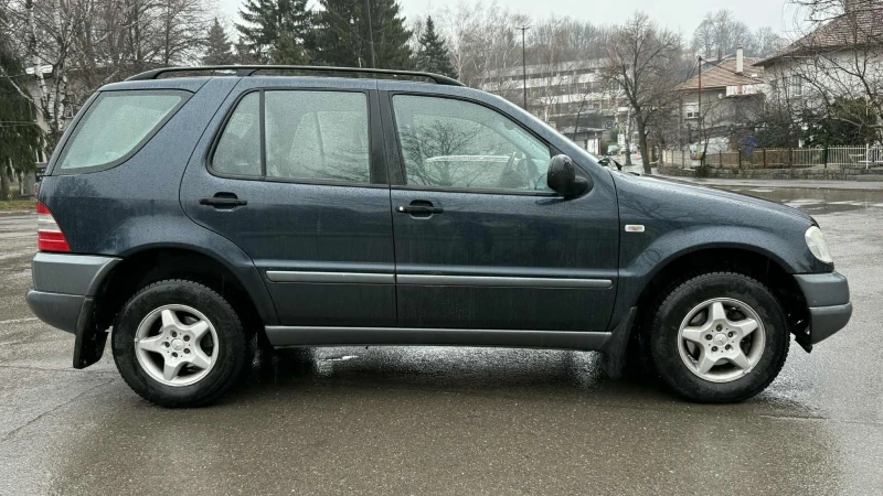 Mercedes-Benz ML 320 i, снимка 3 - Автомобили и джипове - 52892676