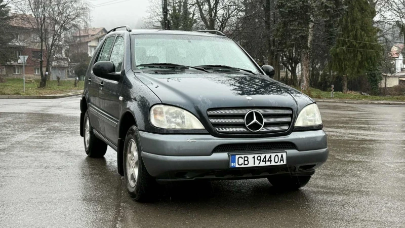 Mercedes-Benz ML 320 i, снимка 2 - Автомобили и джипове - 52892676