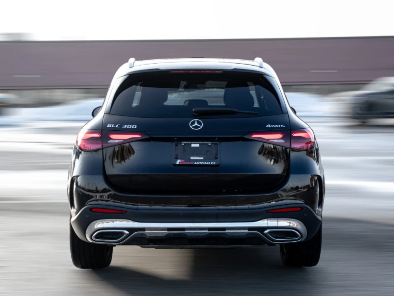 Mercedes-Benz GLC 300 2023* AMG PACK* DISTRONIK* 360* NAPPA* KEYLESS GO*, снимка 3 - Автомобили и джипове - 53135894