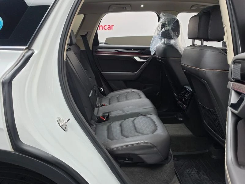 VW Touareg 3.0 DEN Automatic, снимка 11 - Автомобили и джипове - 55730525