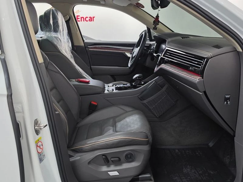 VW Touareg 3.0 DEN Automatic, снимка 12 - Автомобили и джипове - 55730525