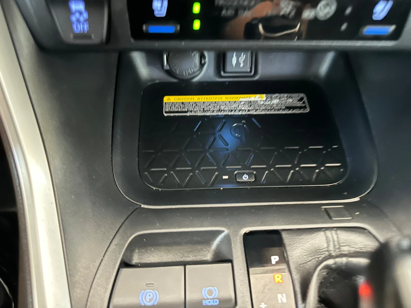 Toyota Rav4 Luxury Premium - изображение 10