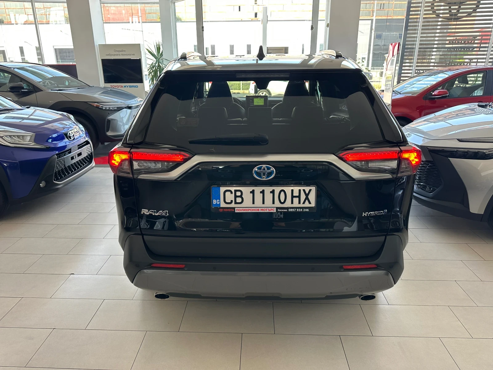 Toyota Rav4 Luxury Premium - изображение 4