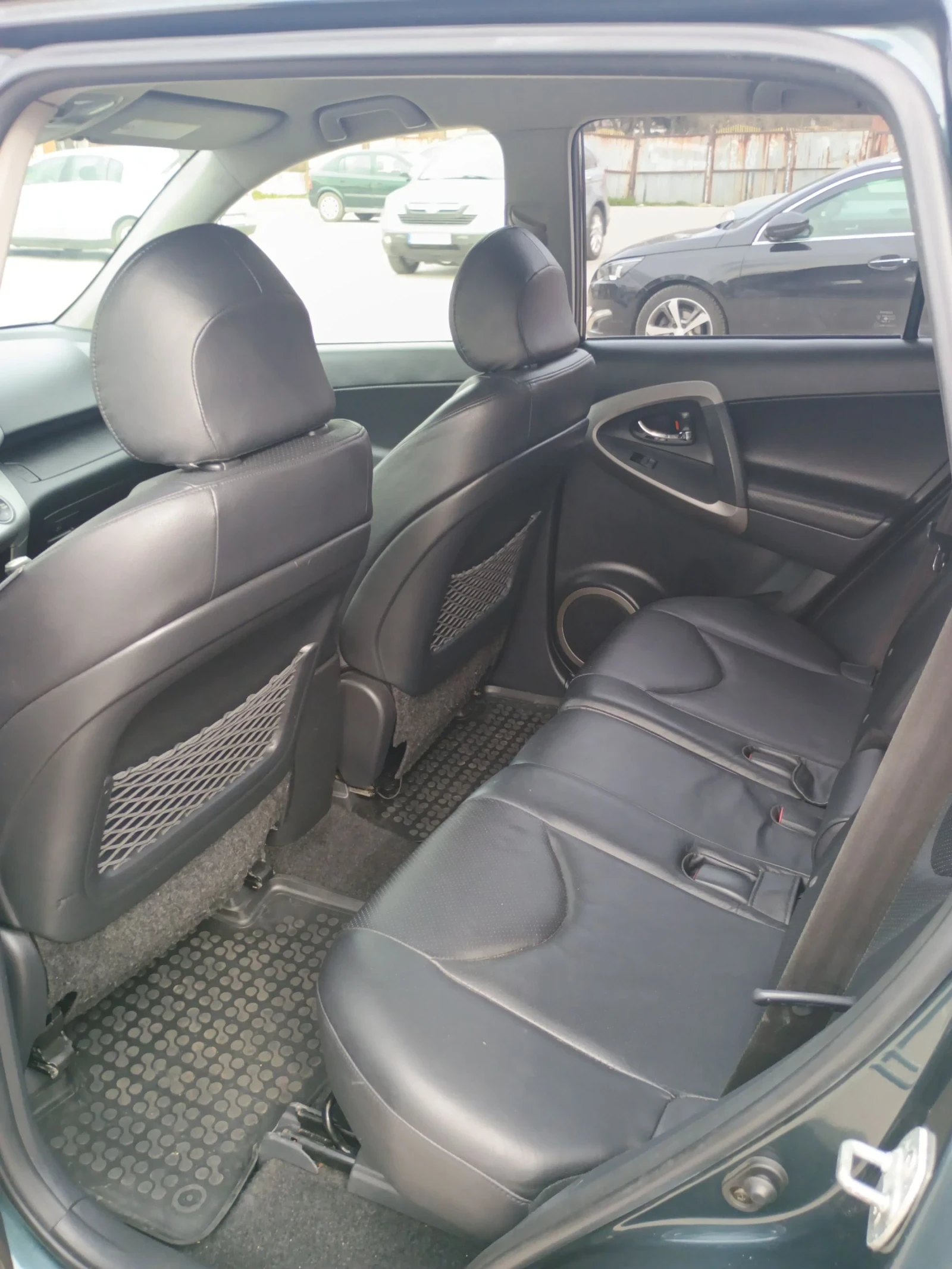 Toyota Rav4, снимка 10 - Автомобили и джипове - 53950762