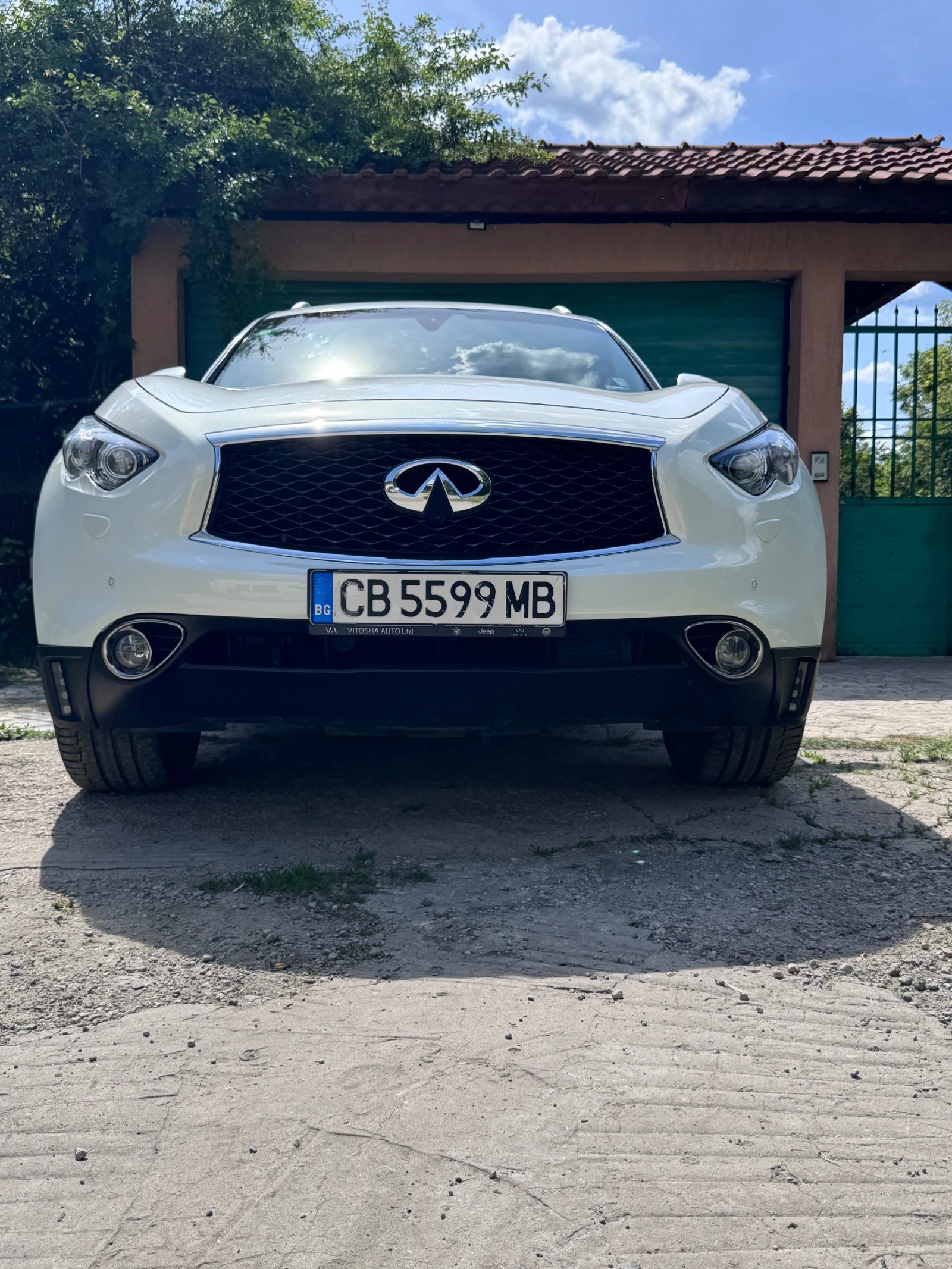 Infiniti QX70 3.7 S, снимка 11 - Автомобили и джипове - 54691612