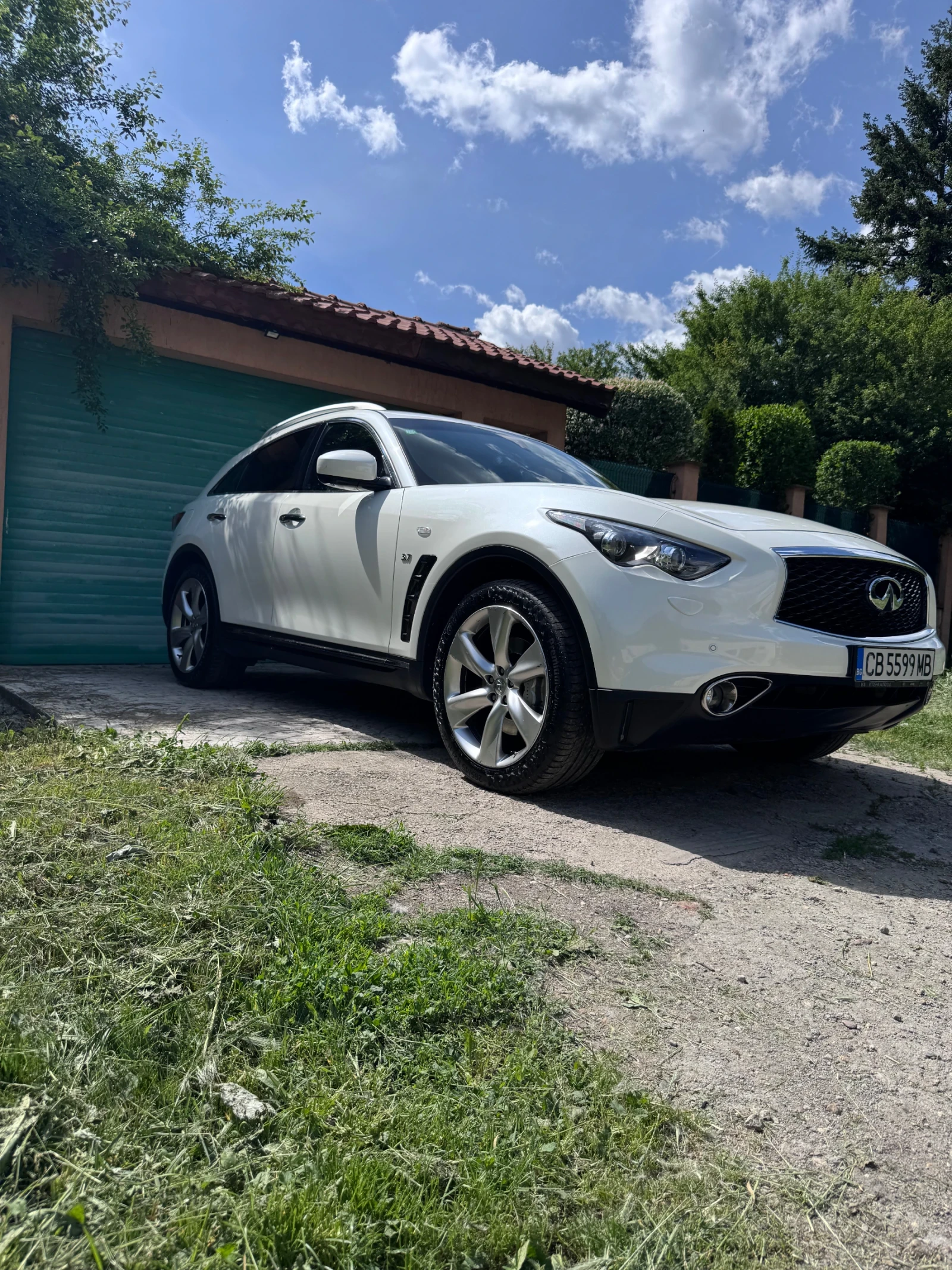 Infiniti QX70 3.7 S, снимка 8 - Автомобили и джипове - 54691612