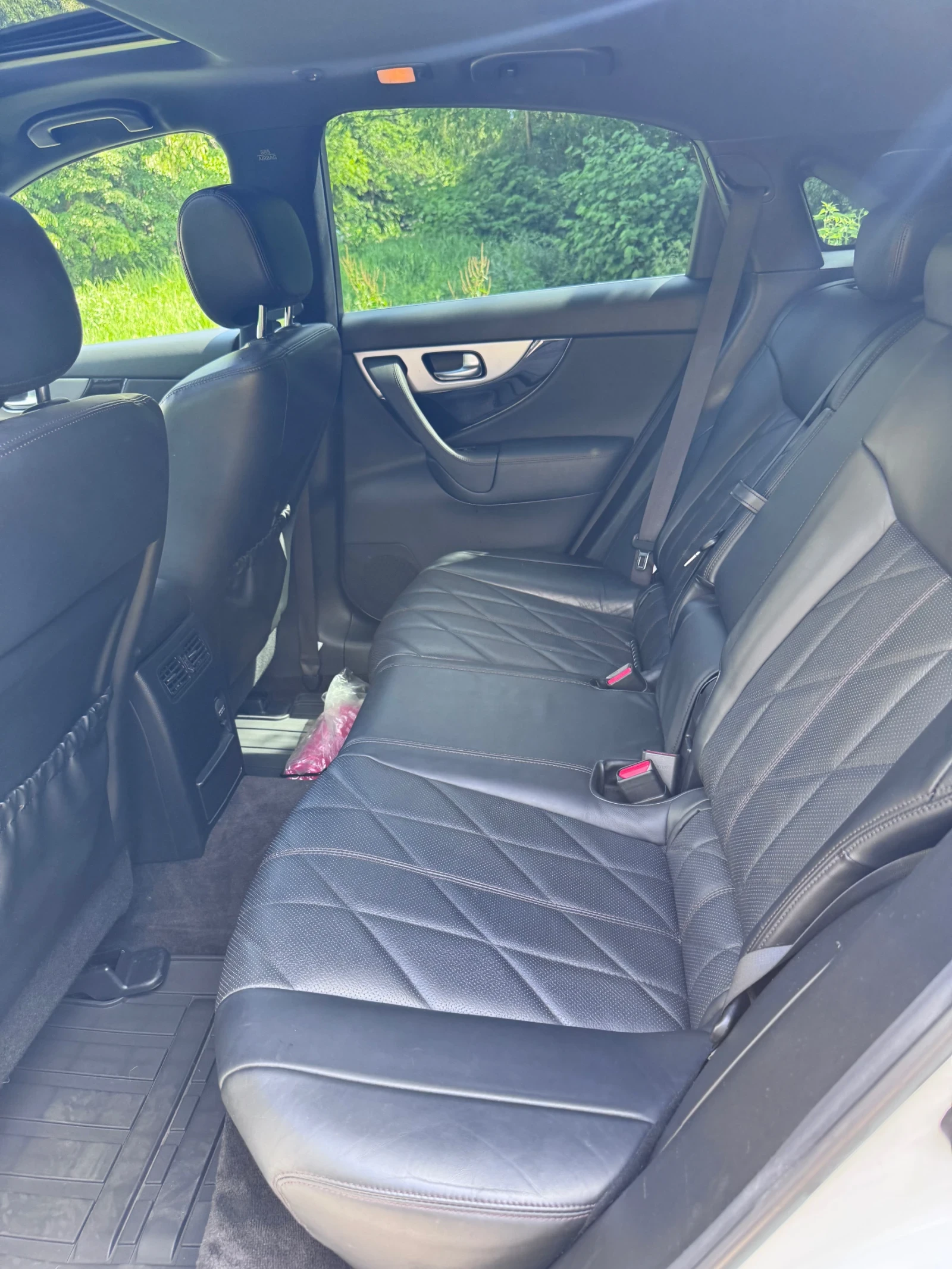 Infiniti QX70 3.7 S, снимка 15 - Автомобили и джипове - 54691612