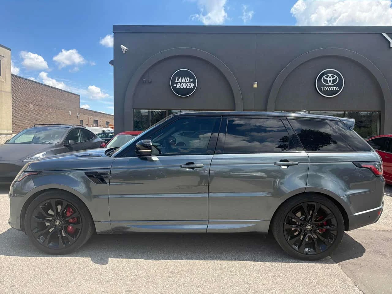 Land Rover Range Rover Sport * HST * CARFAX * ЦЕНА ДО БГ, снимка 2 - Автомобили и джипове - 55097467