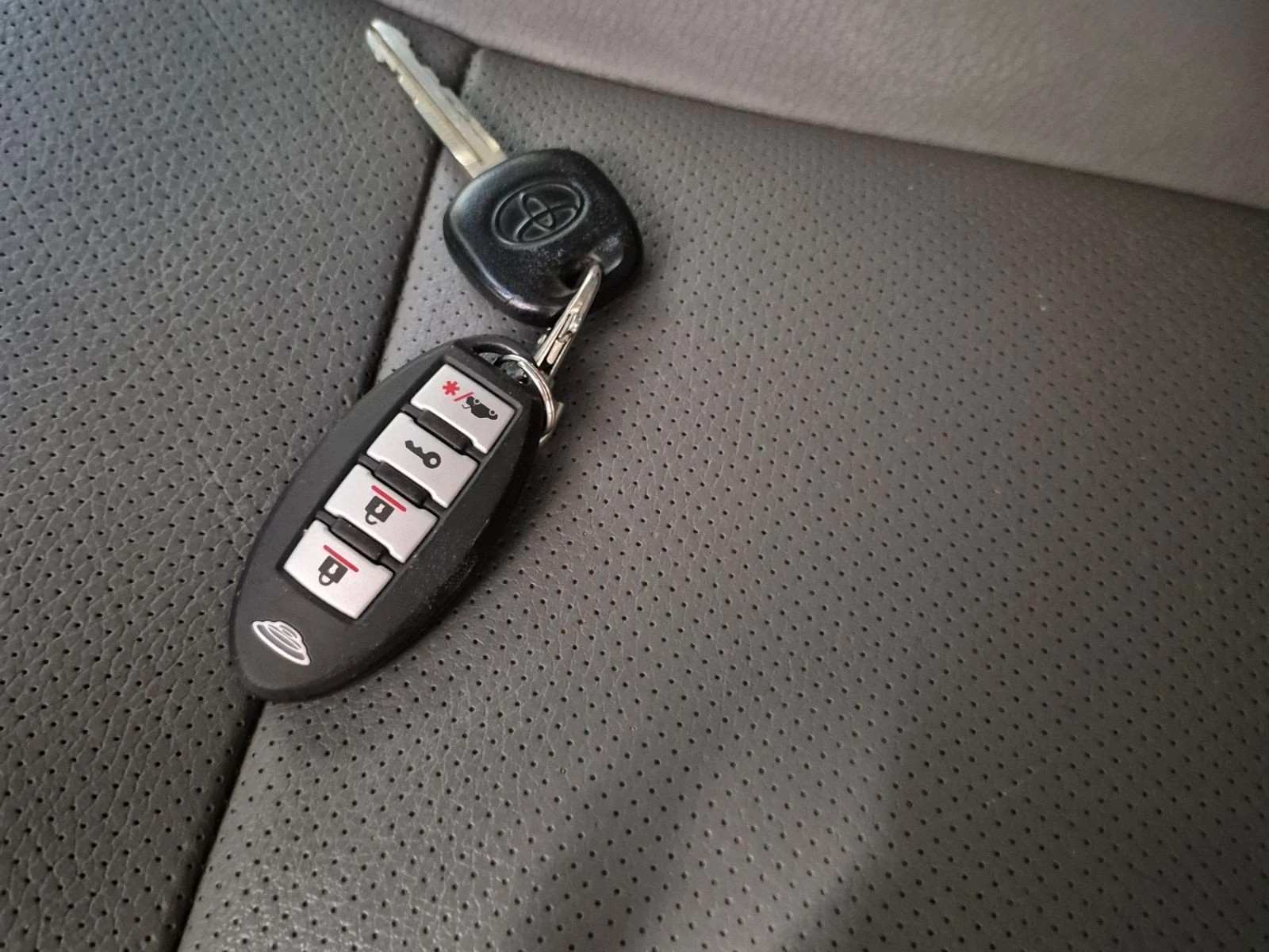 Toyota Sequoia PLATINUM  CARFAX, снимка 8 - Автомобили и джипове - 55430321