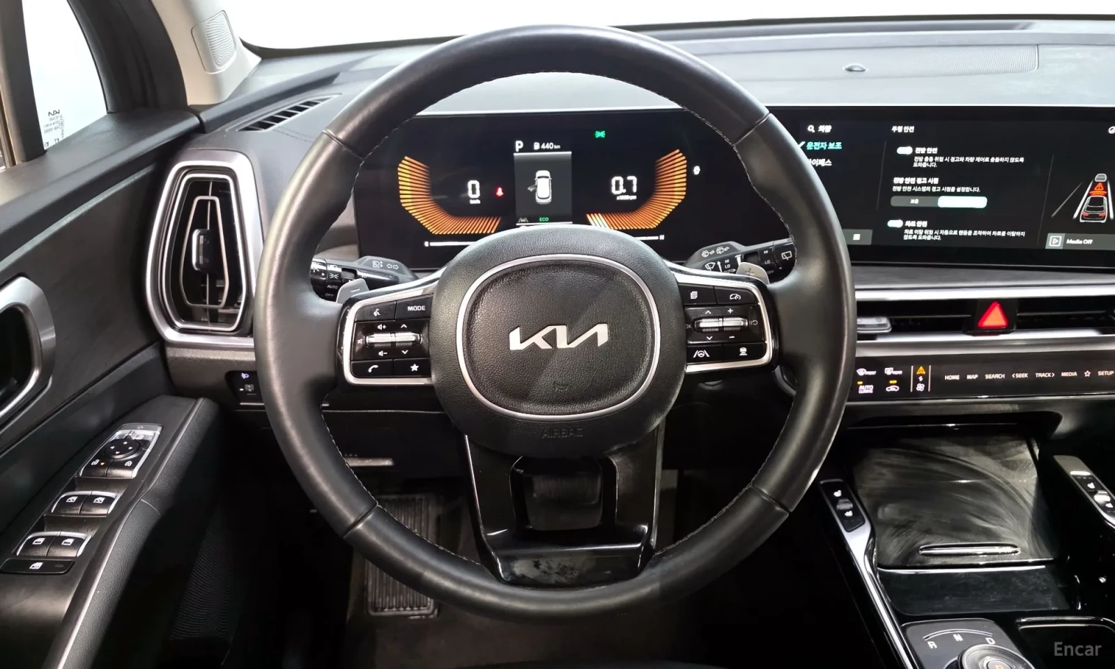 Kia Sorento 2.2 4WD\Фулл екстри\Топ състояние, снимка 13 - Автомобили и джипове - 55585675