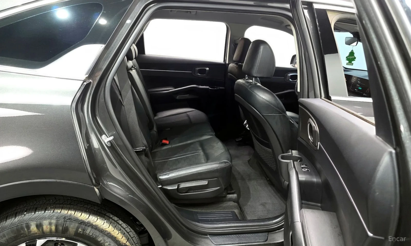 Kia Sorento 2.2 4WD\Фулл екстри\Топ състояние, снимка 12 - Автомобили и джипове - 55585675