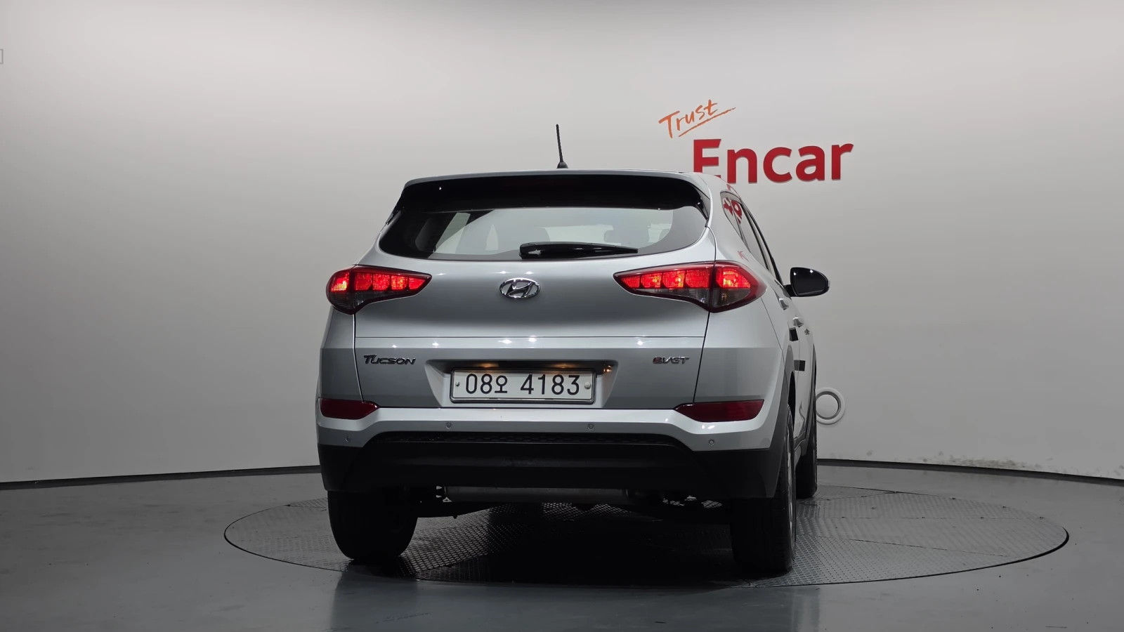 Hyundai Tucson 1.7 Style* КРАЙНА ЦЕНА, снимка 4 - Автомобили и джипове - 55594494