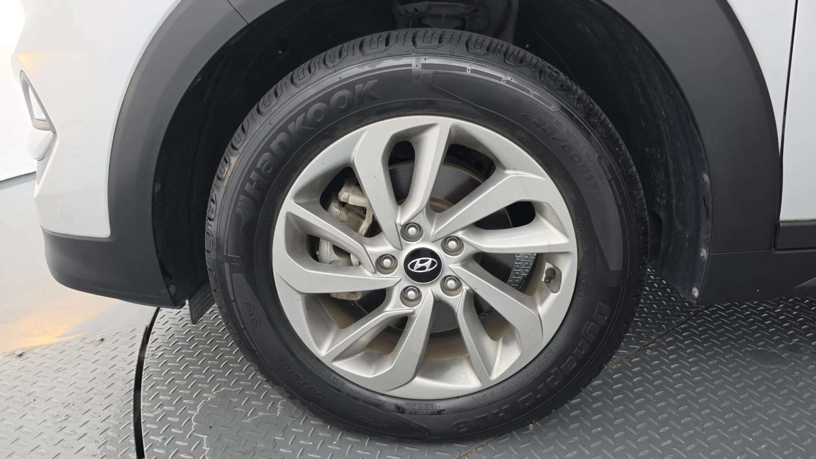 Hyundai Tucson 1.7 Style* КРАЙНА ЦЕНА, снимка 5 - Автомобили и джипове - 55594494
