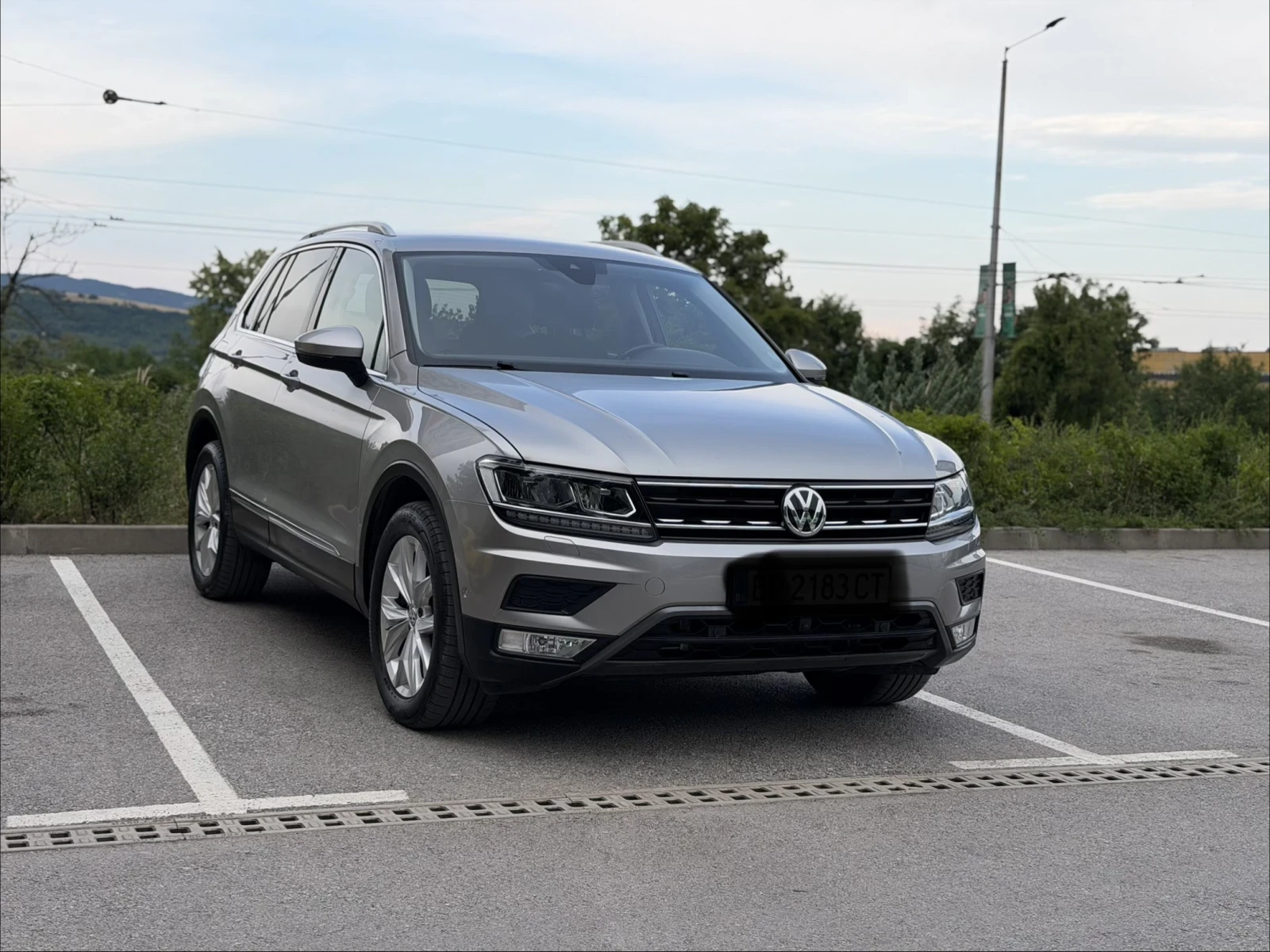 VW Tiguan 71000 км, снимка 3 - Автомобили и джипове - 56015162