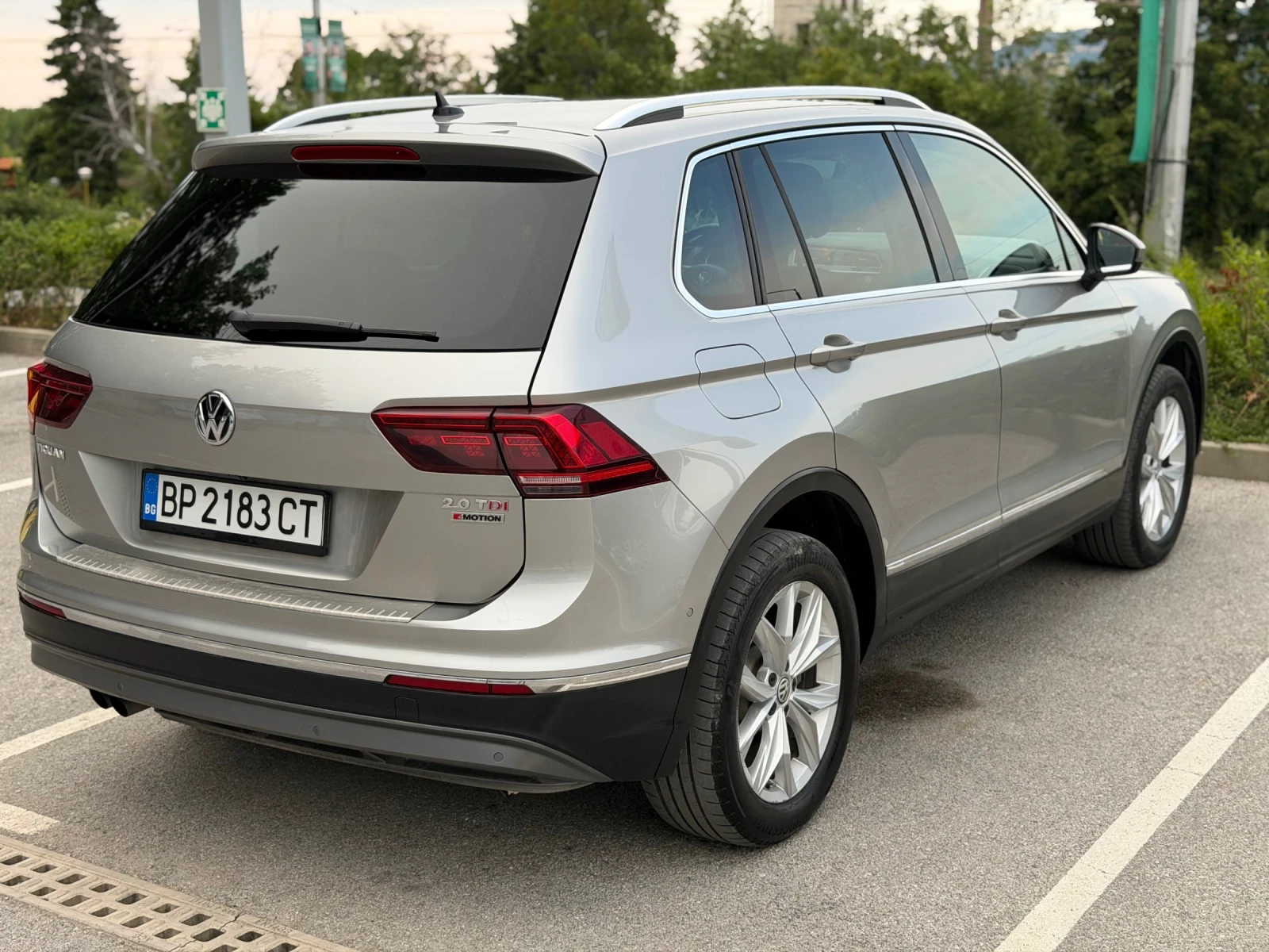 VW Tiguan 71000 км, снимка 4 - Автомобили и джипове - 56015162