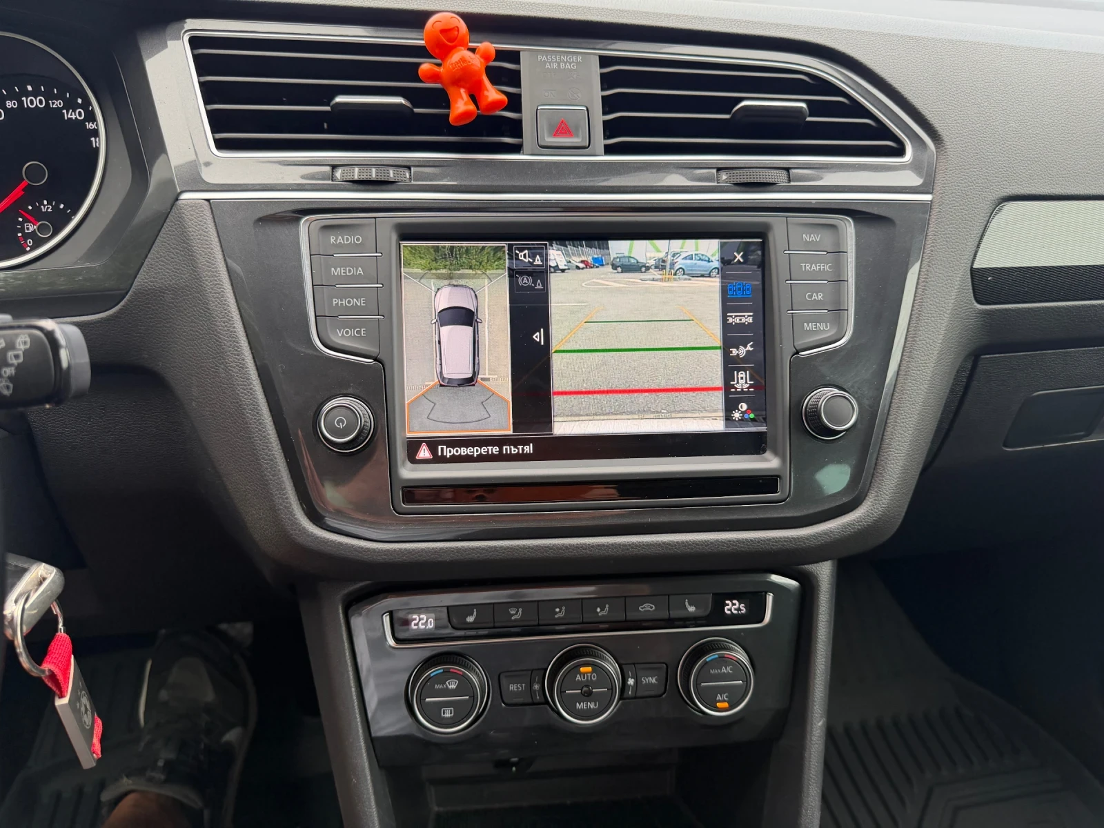 VW Tiguan 71000 км, снимка 10 - Автомобили и джипове - 56015162