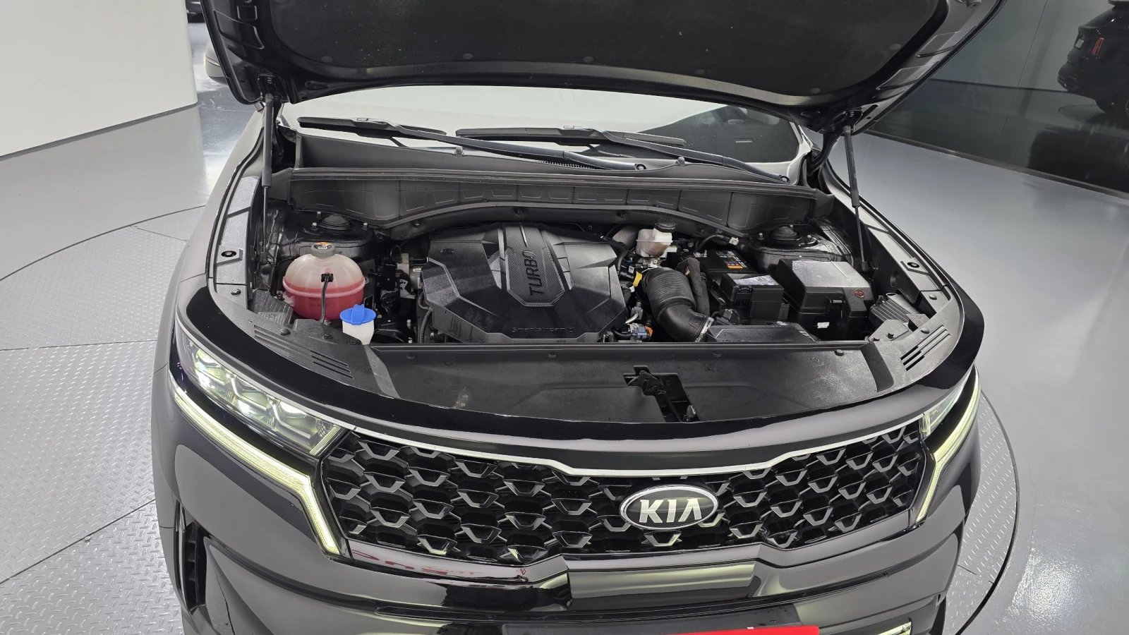 Kia Sorento 2.2* ПОДГРЕВ ВОЛАН* КРАЙНА ЦЕНА, снимка 6 - Автомобили и джипове - 56025345