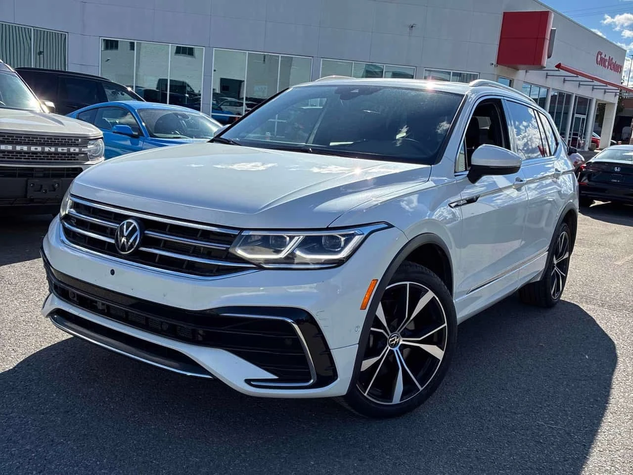 VW Tiguan Highline R Line/360/Dis/Fender/���������  | Mobile.bg � ����������� 1