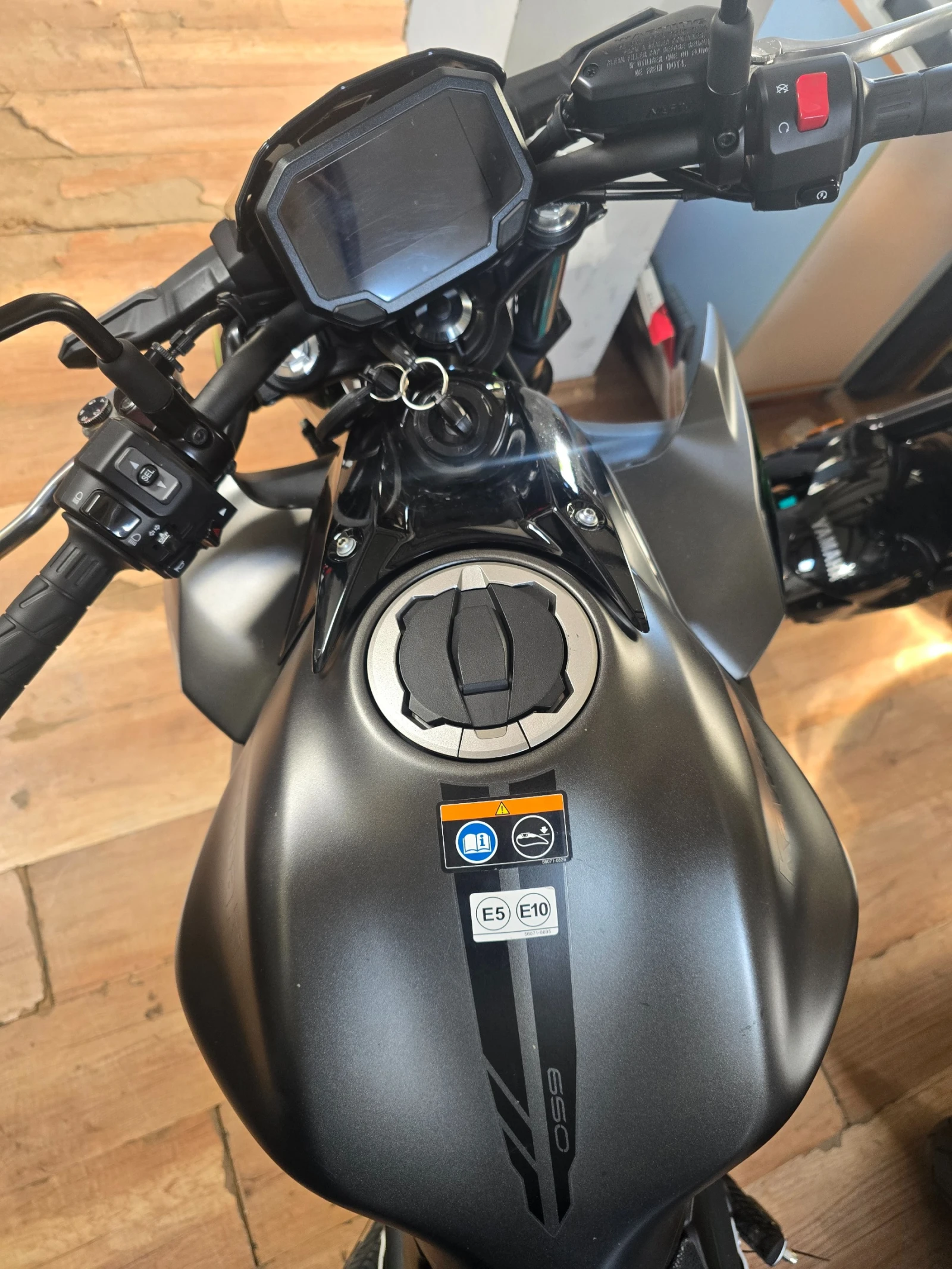 Kawasaki Z 650 ABS TRC, снимка 8 - Мотоциклети и мототехника - 56060688
