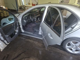Mercedes-Benz C 220, снимка 3