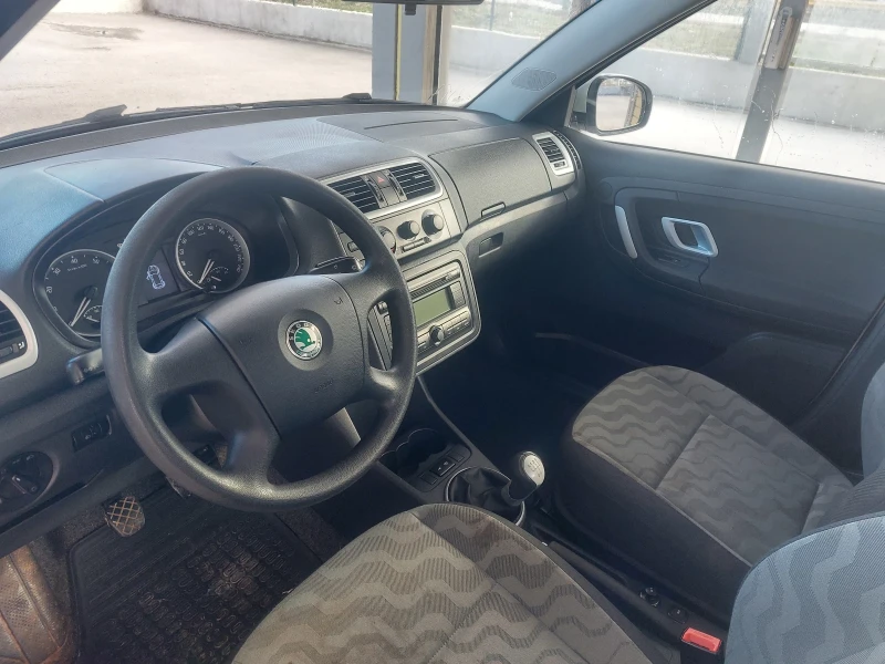 Skoda Fabia 1.4 бензин , снимка 9 - Автомобили и джипове - 48547493