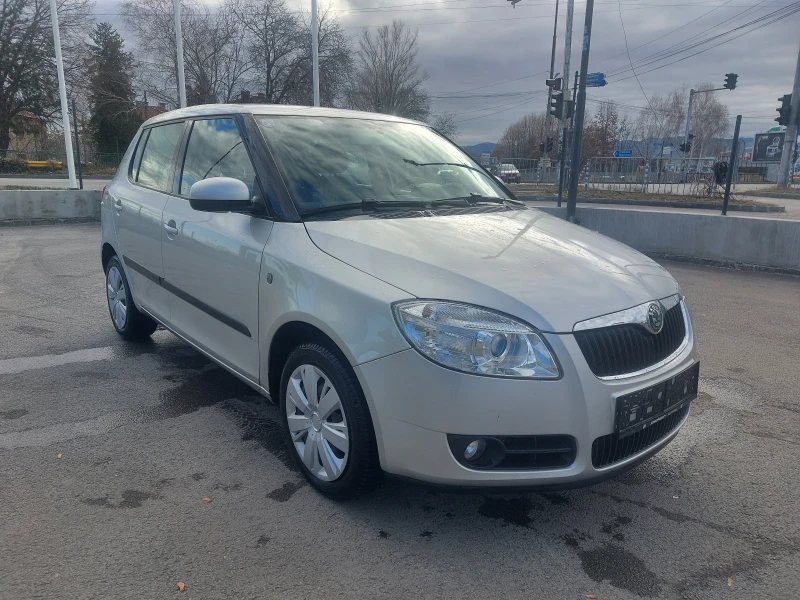 Skoda Fabia 1.4 бензин , снимка 2 - Автомобили и джипове - 48547493