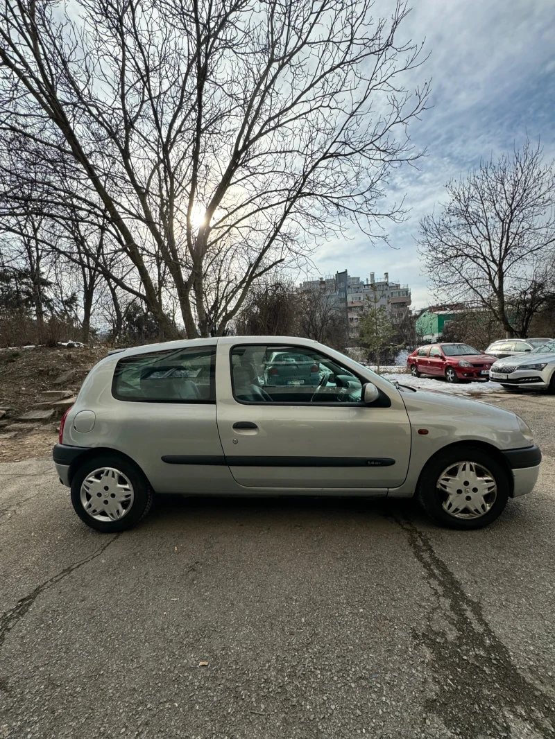 Renault Clio, снимка 6 - Автомобили и джипове - 49392881