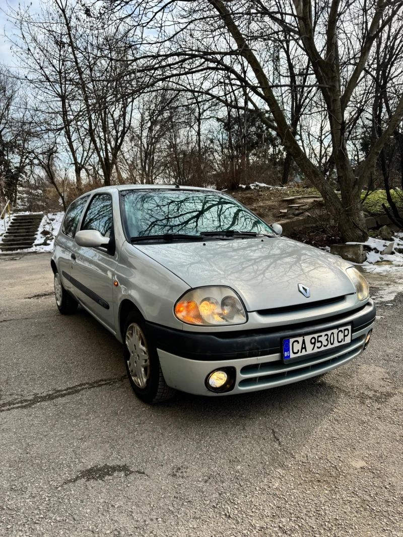 Renault Clio, снимка 1 - Автомобили и джипове - 49565720