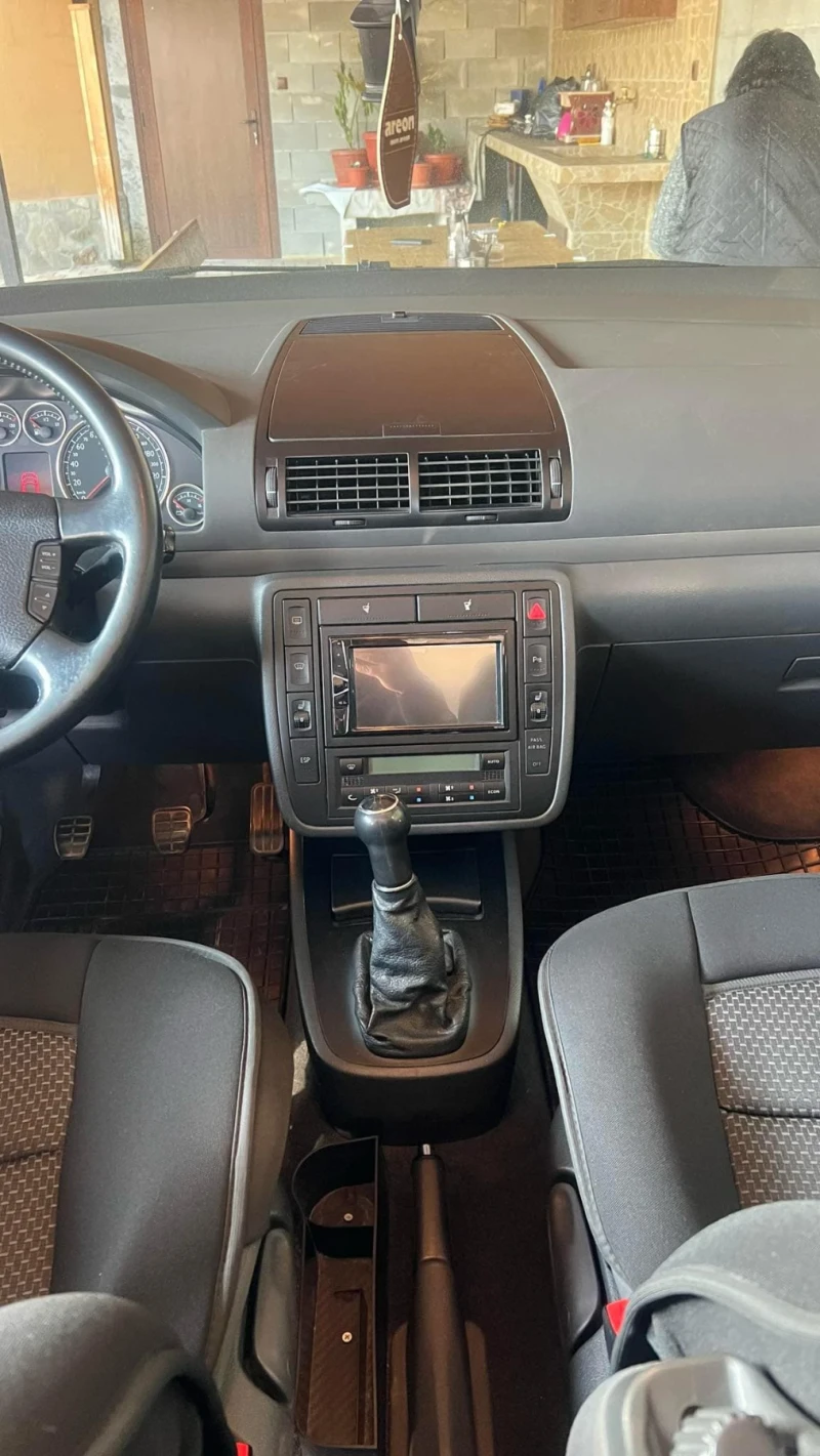 VW Sharan 1.9 tdi, снимка 6 - Автомобили и джипове - 49598913