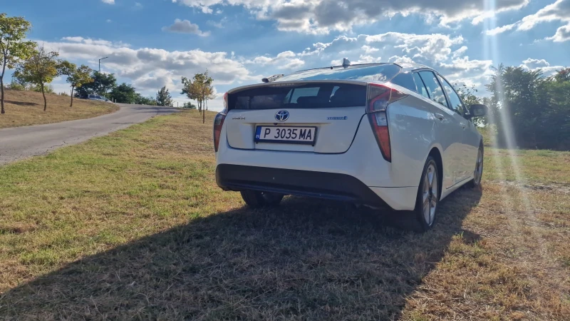 Toyota Prius 1.8 140кс, снимка 3 - Автомобили и джипове - 52494450