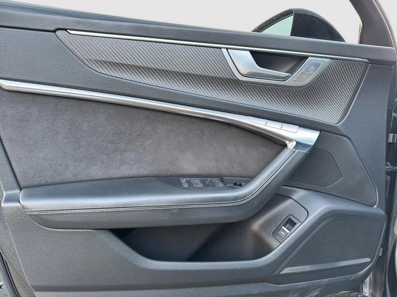 Audi Rs6 Avant* 4.0T* quattro* АвтоКредит* (ЦЕНА ДО БГ), снимка 15 - Автомобили и джипове - 53160029