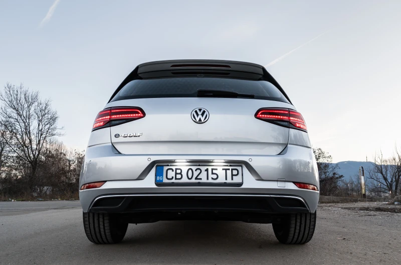 VW Golf, снимка 2 - Автомобили и джипове - 53295892