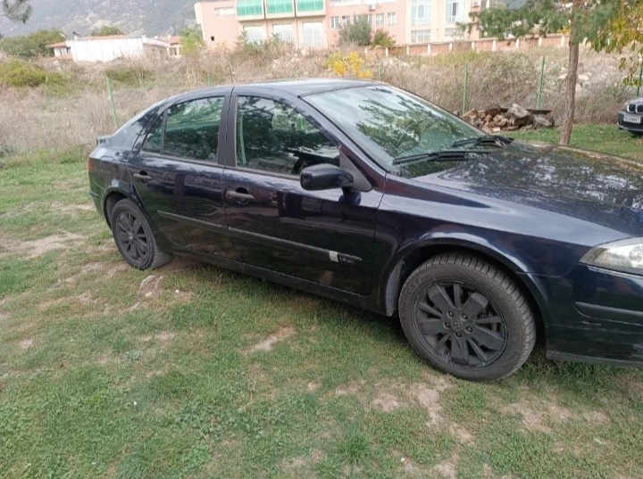 Renault Laguna, снимка 3 - Автомобили и джипове - 48405332