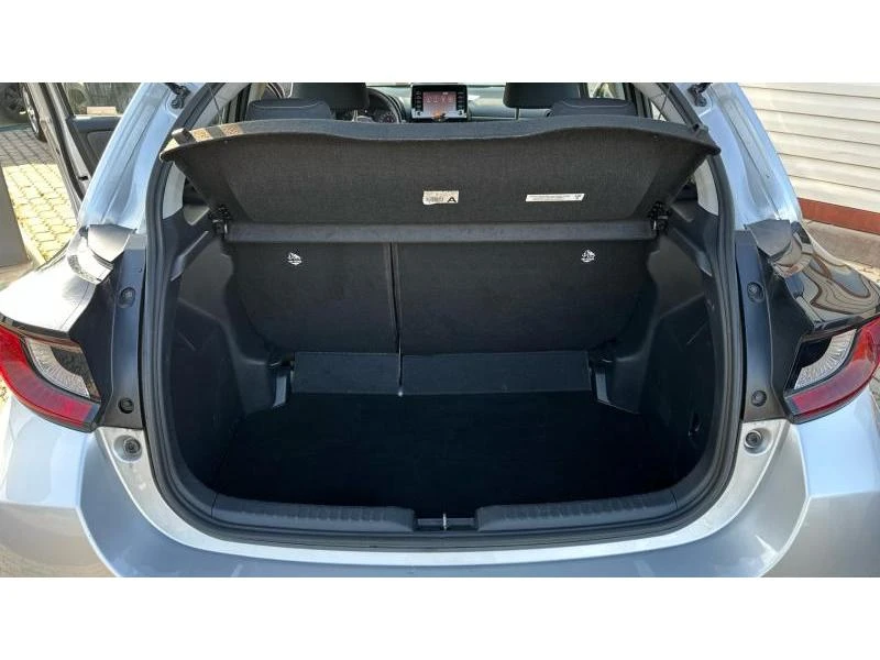 Toyota Yaris 1.5P ACTIVE, снимка 10 - Автомобили и джипове - 53100091